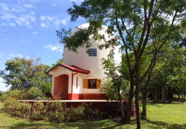 Kuppelhaus mit 1 Hektar Grundstück zum Kauf in Troche, Paraguay