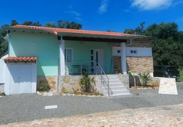 Modernes Wohnhaus mit Pool im Barrio Cerrado – Nueva Colombia bei Asunción