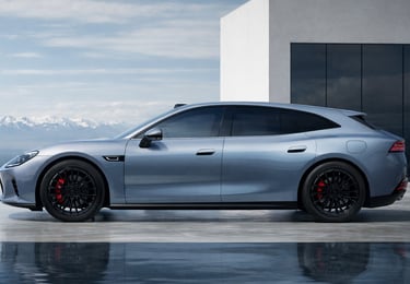 clone do Porsche Panamera com tecnologia da Huawei em sedan elétrico 2026