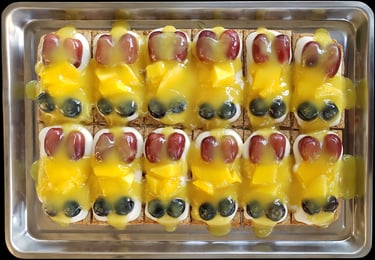 Smal Fruit Pizzas