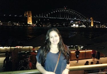 foto da autora a noite em sydney australia