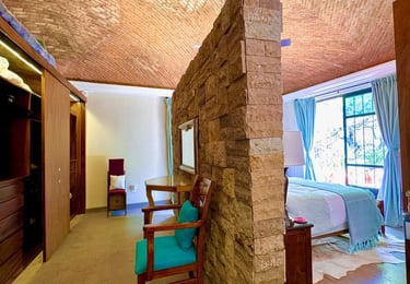 queen bedroom san miguel de allende