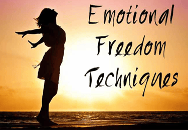IMAGE FEMME DEBOUT