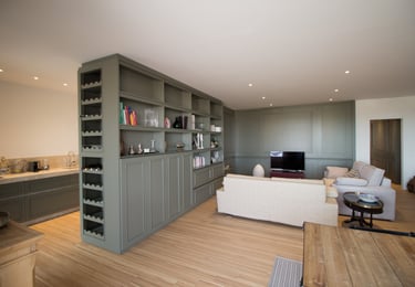 Giulia Sbrogiò | designer - cucina - living room- arredamento d'interni su misura- boiserie -cucina su misura