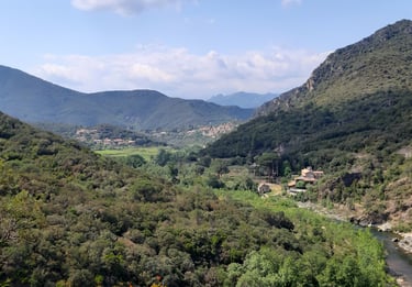 Vue de la vallée de l'Orb entre Vieussan et Roquebrun dans l'Hérault