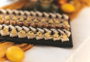Assortiment d'amuse-bouches salés pour buffet événementiel