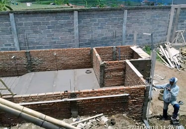 Pembuatan kolam renang di daerah Kendal oleh tim dayanapool