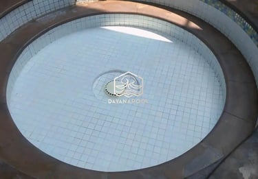kolam renang minimalis berbentuk lingkaran