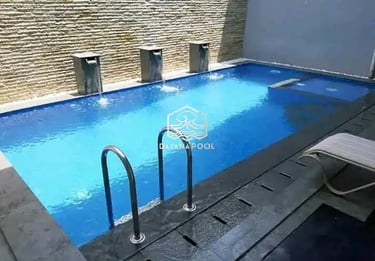 Kolam renang estetik dan air mancurnya.
