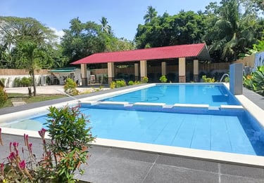 Kolam renang bautan dayanapool di Lebak dengan desain menawan