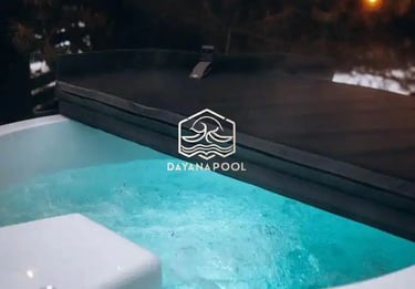 Tampilan mewah kolam Jacuzzi yang baru selesai dibangun