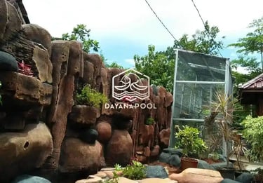 dekorasi rumah dan taman dengan 3 air mancur.