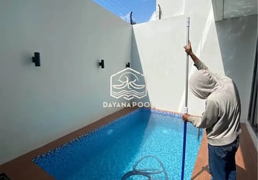 perawatan kolam renang mulai dari vakum oleh dayanapool