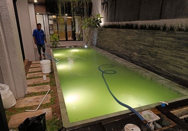Perawatan Kolam Renang di Cikutra oleh tim profesional dayanapool