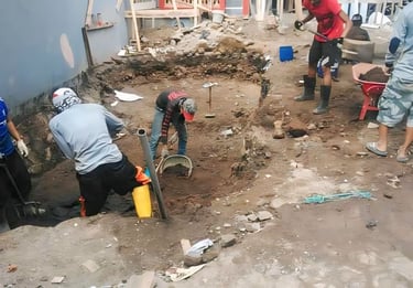 Pembuatan kolam renang di daerah Karanganyar oleh tim dayanapool