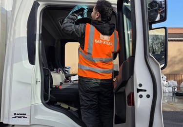 nettoyage intérieur cabine camion