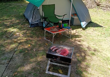 churrasco no acampamento solo na praia de palmas em governador celso ramos