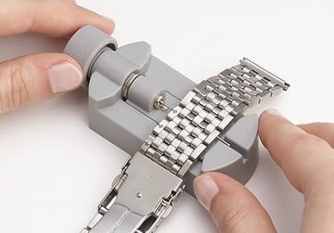 adjust watch straps, resize watches