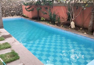 Kolam renang dengan desain minimalis dan fungsuonal di Kuningan buatan dayanapool