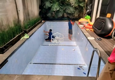 pembuatan kolam renang dengan batu hijau tasik