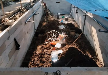 proses pemasangan bata untuk begisting kolam renang
