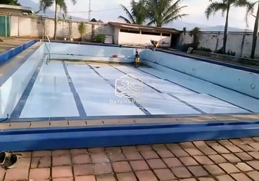 Kolam renang umum Berukuran besar
