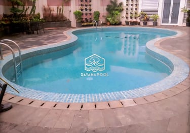 Kolam renang dengan desain minimalis dan fungsuonal di Magelang buatan dayanapool