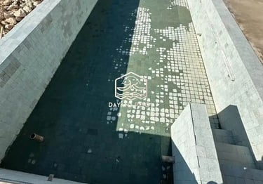 Kontraktor kolam renang profesional di Pangandaran sedang mengerjakan pembuatan kolam renang