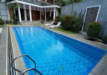 Menyesuaikan Ukuran Kolam Renang dengan Lahan Rumah
