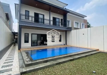 Kolam renang dengan desain minimalis dan fungsuonal di Karawang buatan dayanapool