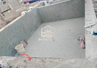 Kontraktor kolam renang profesional di garut sedang mengerjakan pembuatan kolam renang