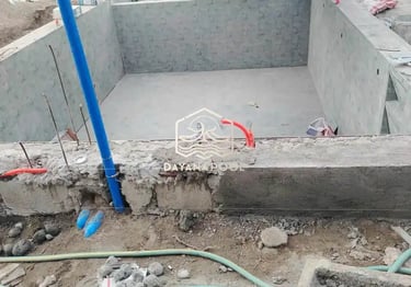 Kontraktor kolam renang profesional di Tegal sedang mengerjakan pembuatan kolam renang