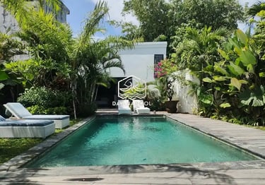 Kolam renang dengan desain minimalis dan fungsuonal di Purwakarta buatan dayanapool