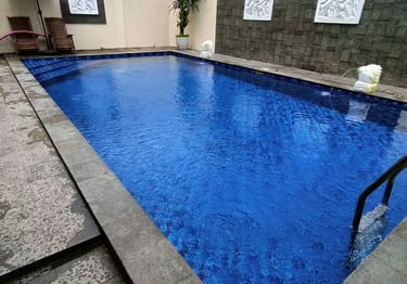 Kolam renang dengan desain minimalis dan fungsuonal di Bekasi buatan dayanapool