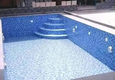 Kolam renang dengan desain minimalis dan fungsuonal di Jakarta Utara buatan dayanapool