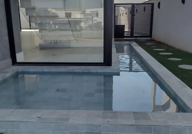 Kolam renang desain mewah dan elegan buatan dayanapool Garut