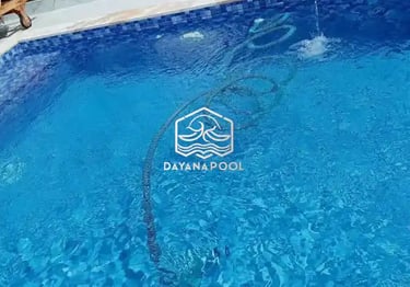 Perawatan Kolam Renang – "Pembersihan kolam renang oleh tim ahli Dayanapool untuk menjaga kualita