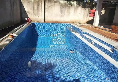 kolam renang dengan desain mewah dan besar buatan dayanapool