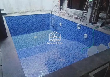 Kolam renang dengan desain minimalis dan fungsuonal di Jakarta Utara buatan dayanapool