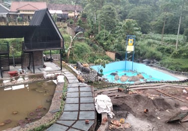 . Proses pembuatan kolam renang oleh dayanapool