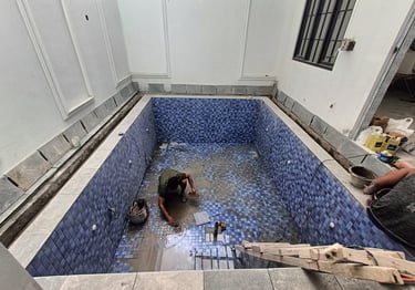 renovasi kolam renang, penggantian keramik kolam renang