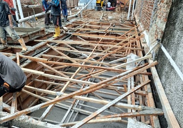 proses pengecoran kolam renang