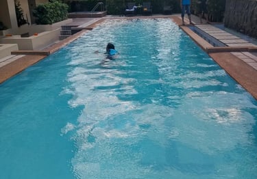 Kolam renang desain mewah dan elegan buatan dayanapool Karawang