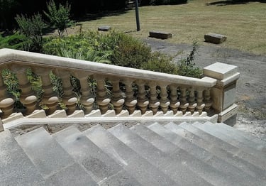 Escaliers et rampes - taille de pierre - Pézenas - Hérault 