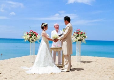 ビーチでミニウエディング