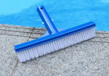 pool-nylon-bristle-brush
