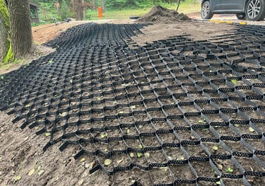 Tvirtinamas šlaitas naudojant geokorį