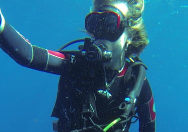 Tracey and Nick Billington diving at Tofo Beach, Praia Do Tofo, Mozambique