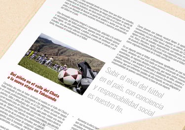 Una página maquetada de un dossier o revista