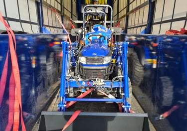 Kleintraktor Transport mit LKW